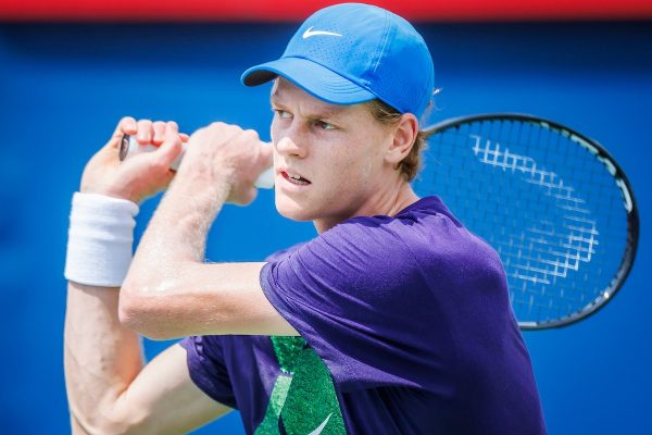 Jannik Sinner Overcomes Injury Scare to Reach 2025 US Open Final Against Alcaraz